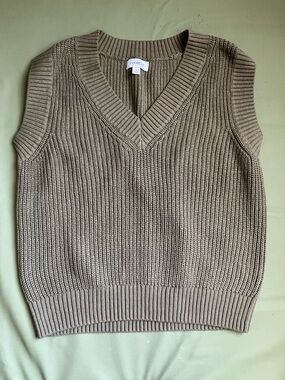 Evereve Dark Green Knit V-Neck Sweater Vest
